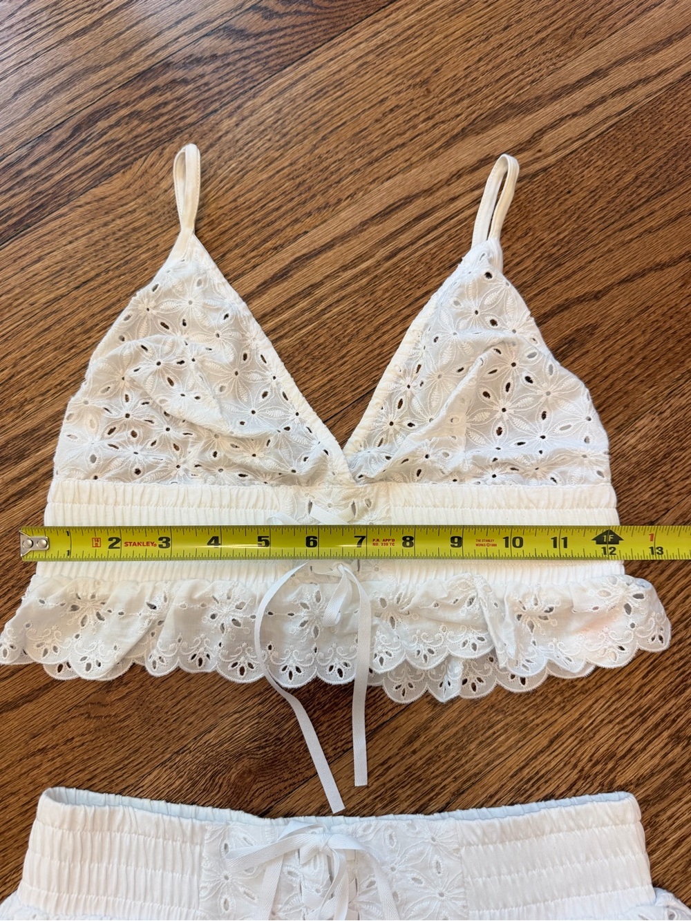 Intimissimi White Eyelet Lace Bralette & Shorts Matching Lingerie/Loungewear Set - Picture 8 of 9